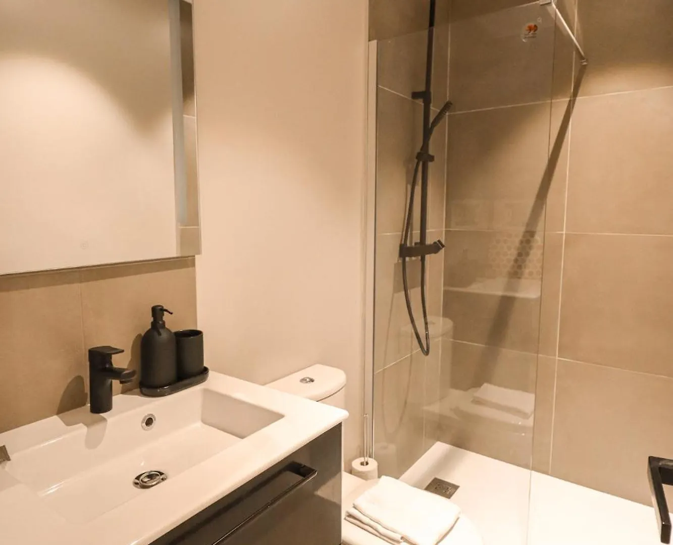 Lägenhet Appartement Cosy Tour Eiffel-Invalides Paris
